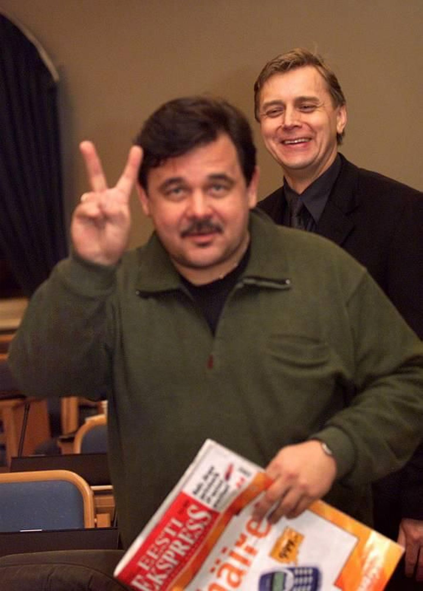 Priit Vilba ja Tarmo Leinatamm Tallinna volikogus 2001. aastal.