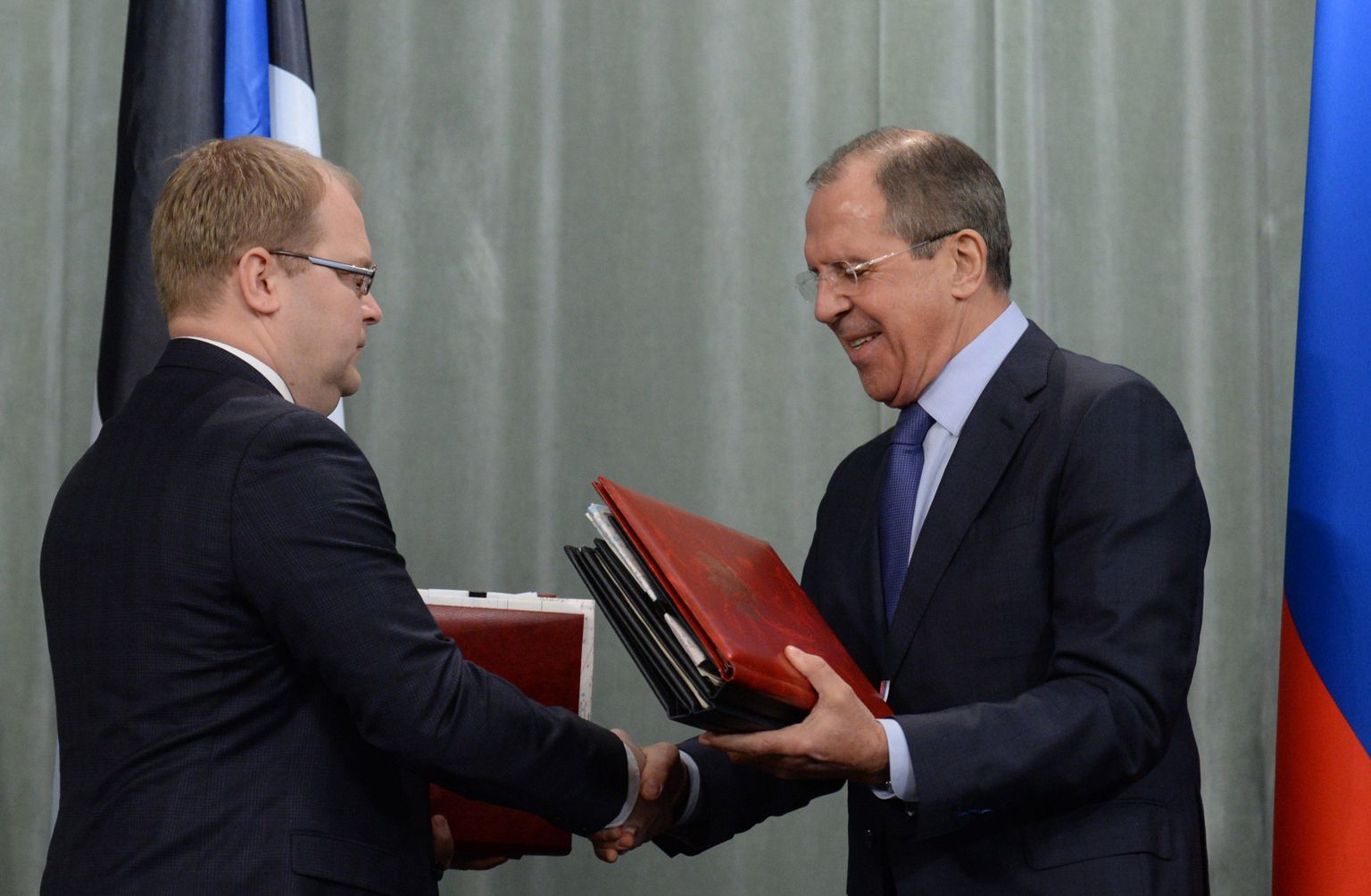 Välisminister Urmas Paet ja Venemaa välisminister Sergei Lavrov allkirjastasid 18. veebruaril 2014 Moskvas teist korda Eesti-Vene riigipiiri ning Narva ja Soome lahe merealade piiritlemise lepingud.