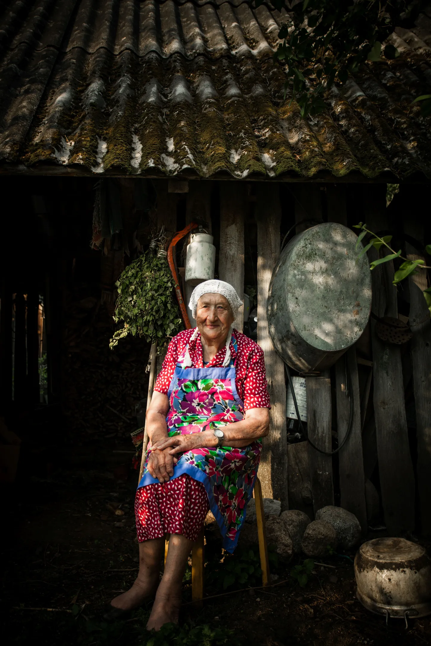 Raamatu autor Pamela Maran pildistas ise üles ka kõik oma loo temaga jaganud vanaemad. Pildil Helju Tilgre.