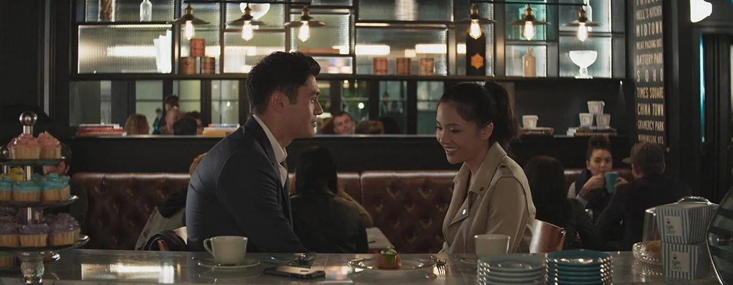Henry Golding ja Constance Wu filmis «Aasia hullult rikkad».