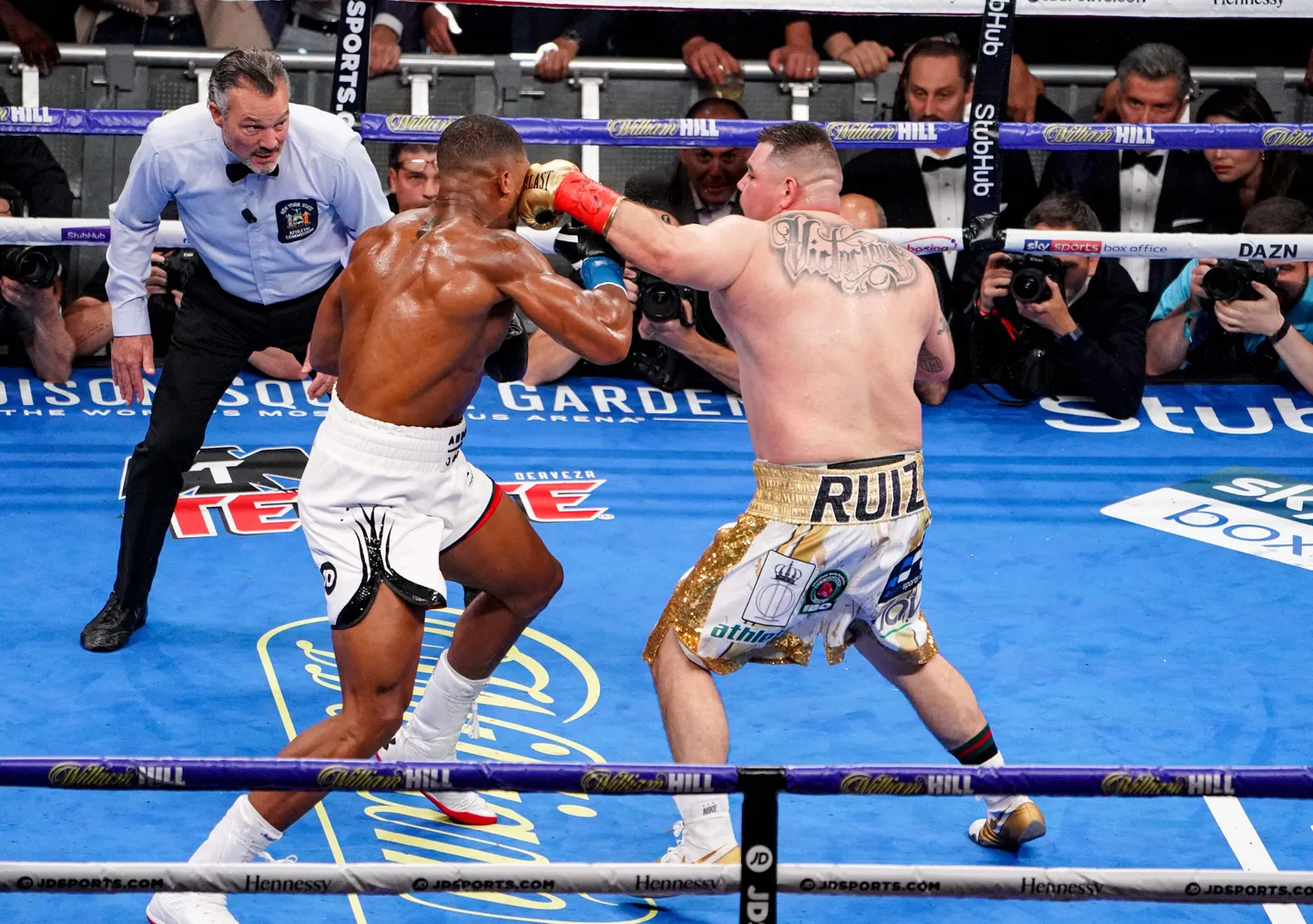 Anthony Joshua (vasakul) ja Andy Ruiz võitlemas 1. juunil New Yorgi Madison Square Gardenis.