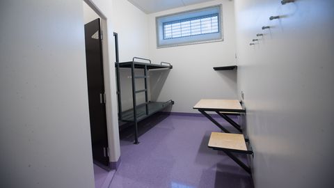 VANGI KIRI ⟩ «Ühes kambris ei klappinud, aga midagi ei võetud ette!» Vangla selgitab, mille alusel kinnipeetavaid paigutatakse