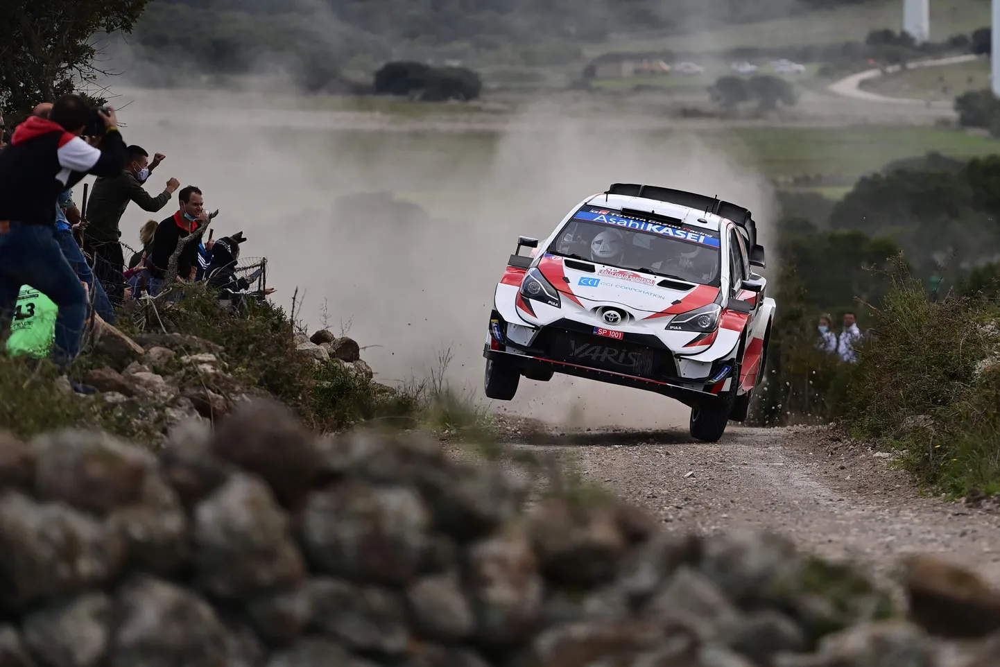 Takamoto Katsuta ja tema kaardilugeja Daniel Barritt Sardiinia rallil.