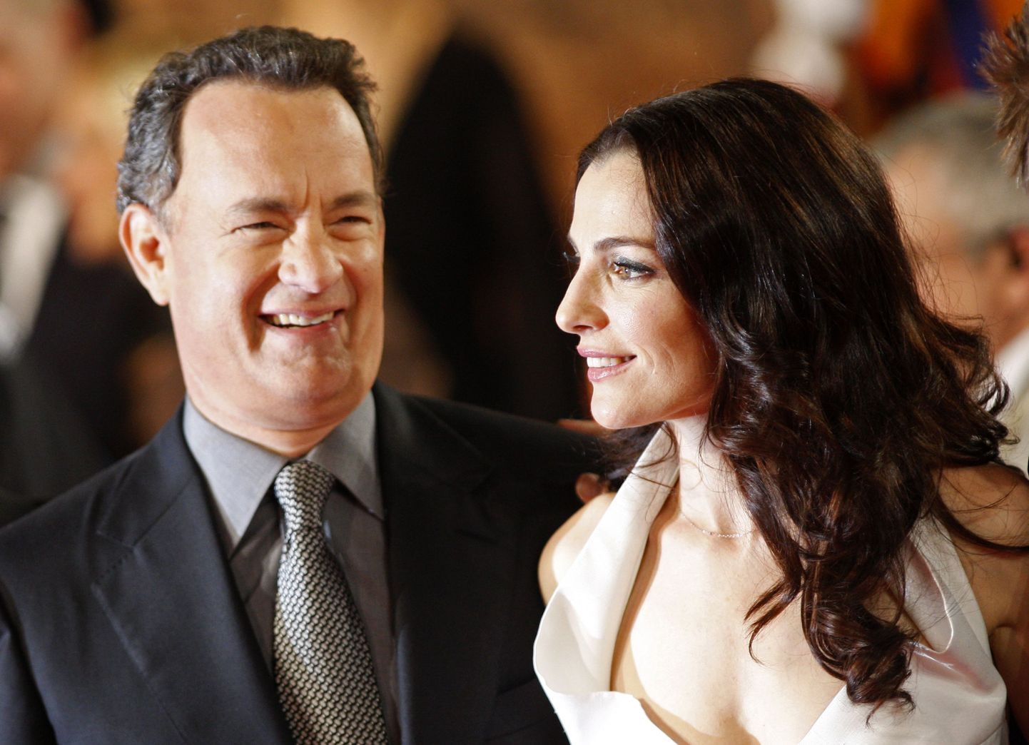 Actor Tom Hanks and Israeli actress Ayelet Zurer (R) arrive at the world premiere of the movie "Angels & Demons" in Rome May 4, 2009. REUTERS/Tony Gentile  (ITALY ENTERTAINMENT)
