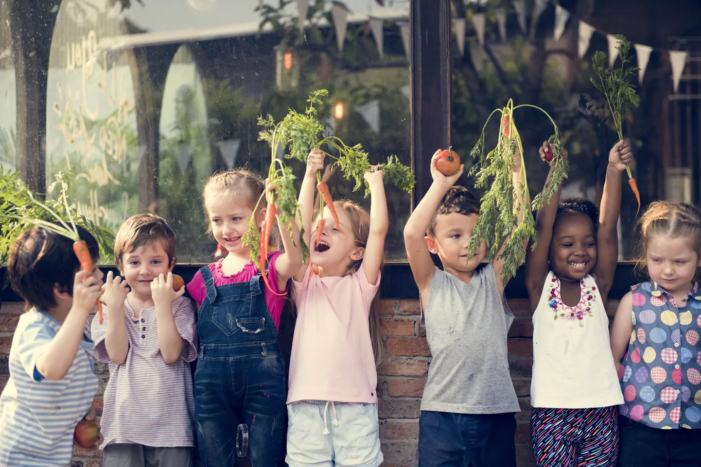 Eeskuju on parim viis õpetada lapsi tervislikult toituma.