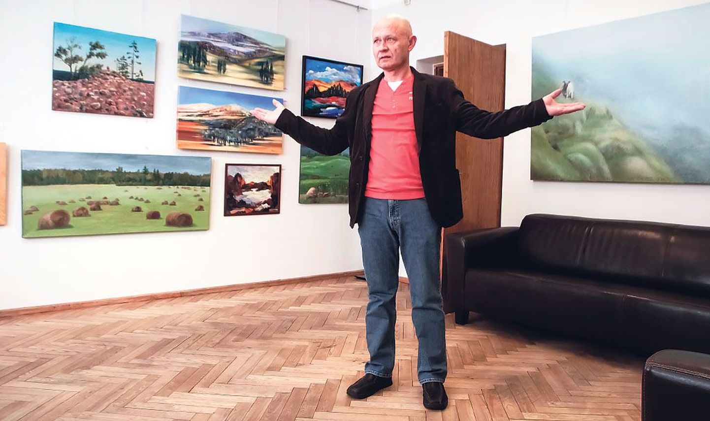 Pärnu linnagalerii juhataja, ka ise kunstnik Alar Raudoja on broneerinud kunstnike majas ühe toa Pärnus töötavate kunstnike loomingu tutvustamiseks.
