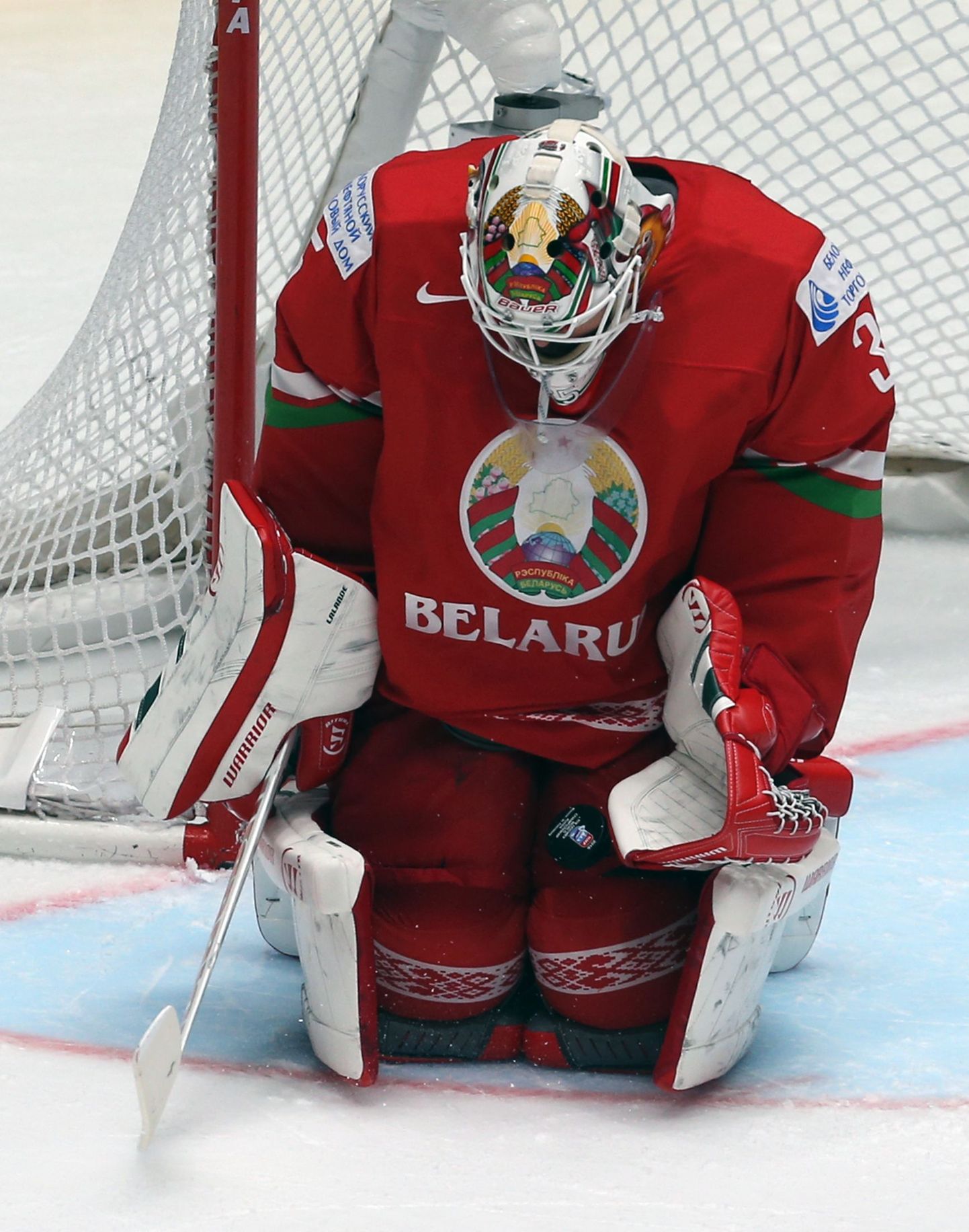 Белорусы потерпели разгромное поражение от канадцев со счетом 0:8.