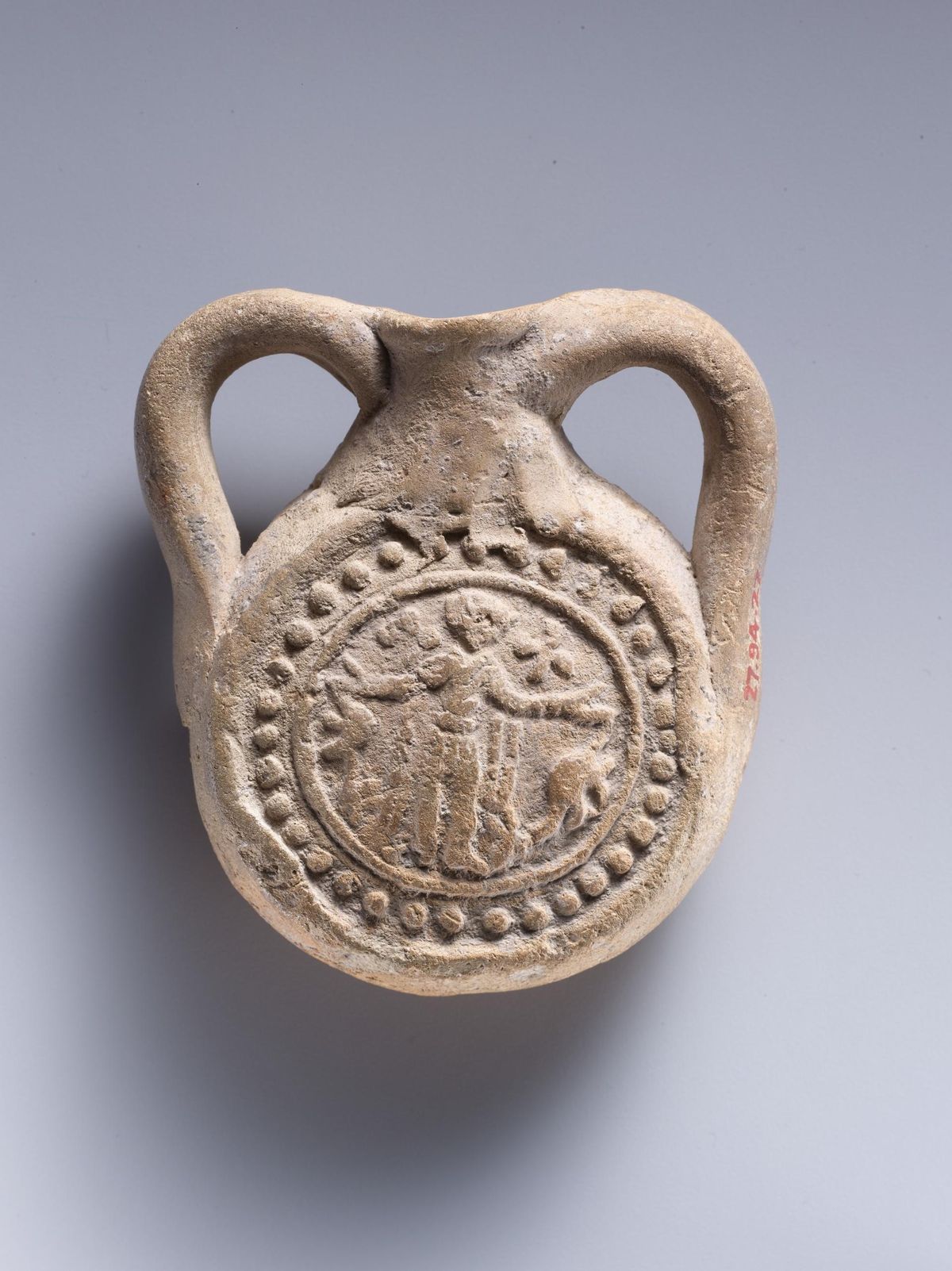 Vahemere-äärsete maade palverändurid kasutasid pudelilaadseid ampullasid juba hiljemalt 3.–4. sajandil. Pildil on 6.–8. sajandi savipudel, mis pärineb märterpühakule, Rooma sõdalasele Menasele pühendatud palverännukohast Egiptuses.