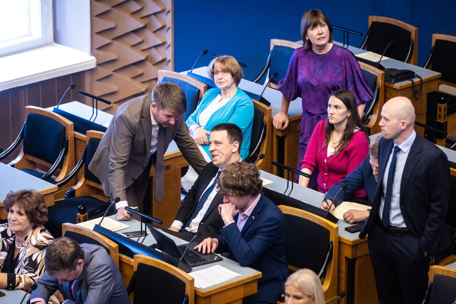 Riigikogu istung, Pildil (keskel) Jüri Ratas. Foto Madis Veltman