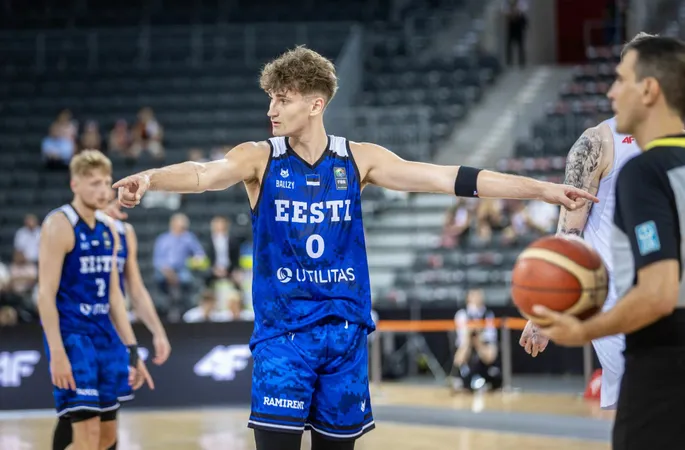 Sambuka videoda mushukini korsatmoqda