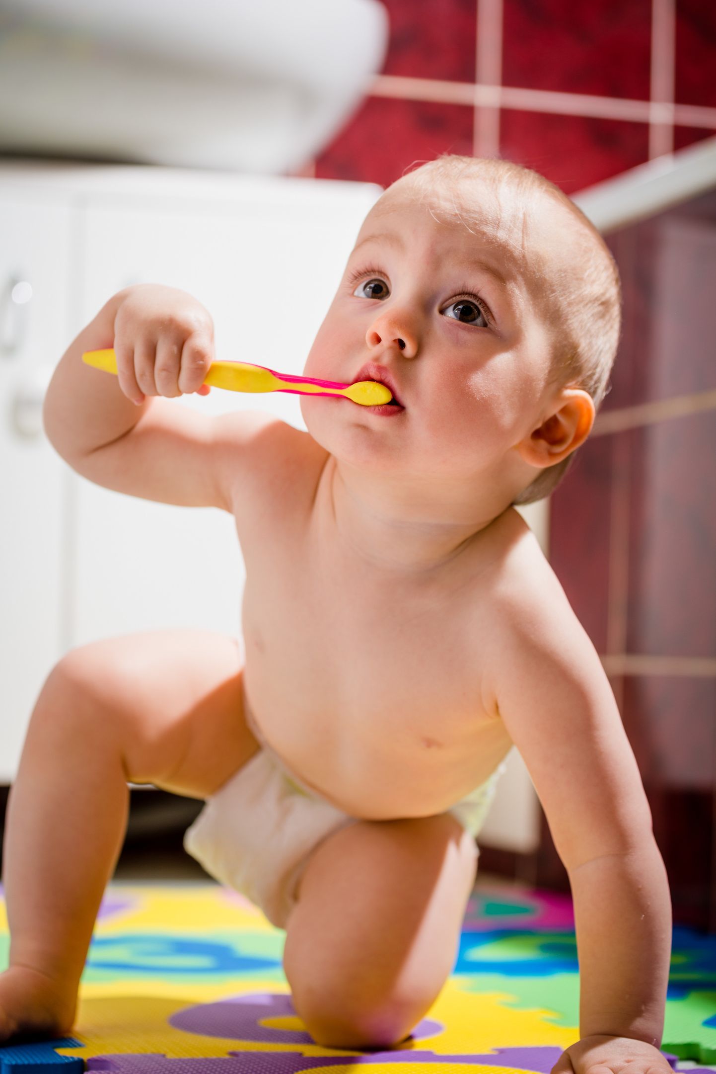 Esimest korda peaks hambaarsti külastama enne lapse kolmandat eluaastat.