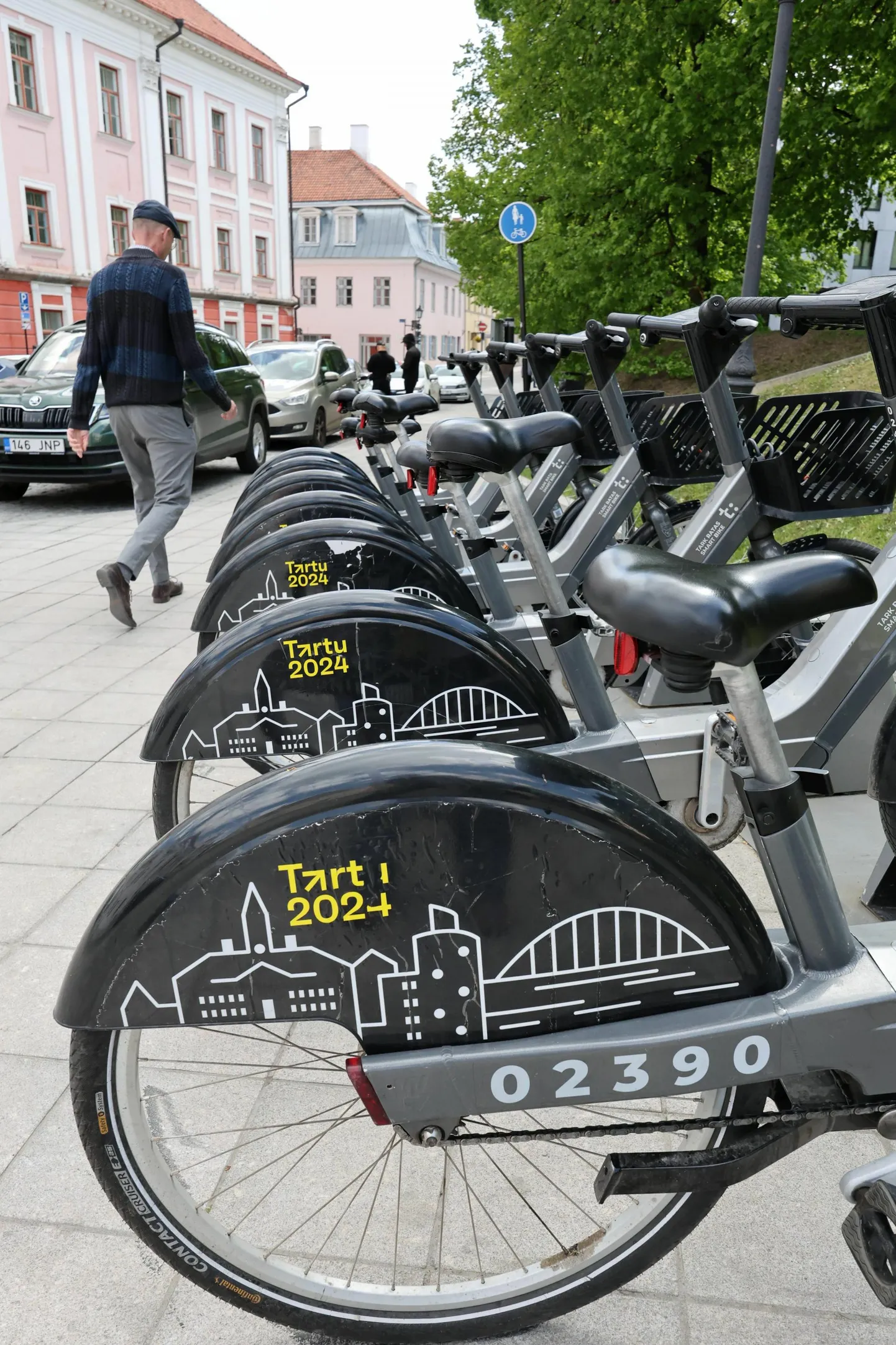 18.05.2023, Tartu. Rattaringluse jalgrattad Pirogovi platsi rattahoidlas.