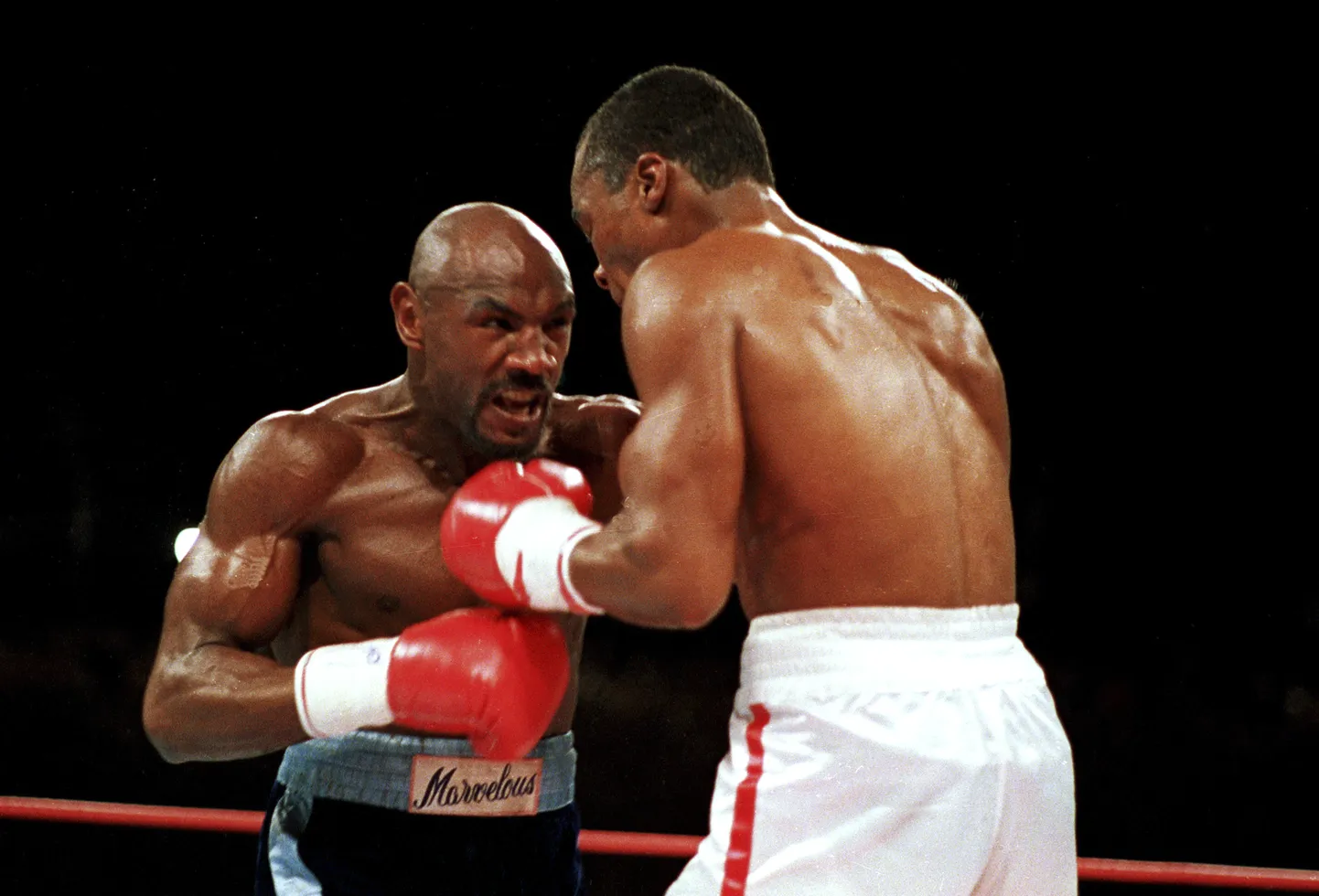 Marvin Hagler (vasakul).