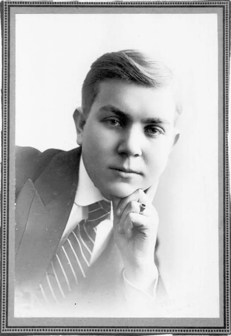 Johannes Pääsukese autoportree.