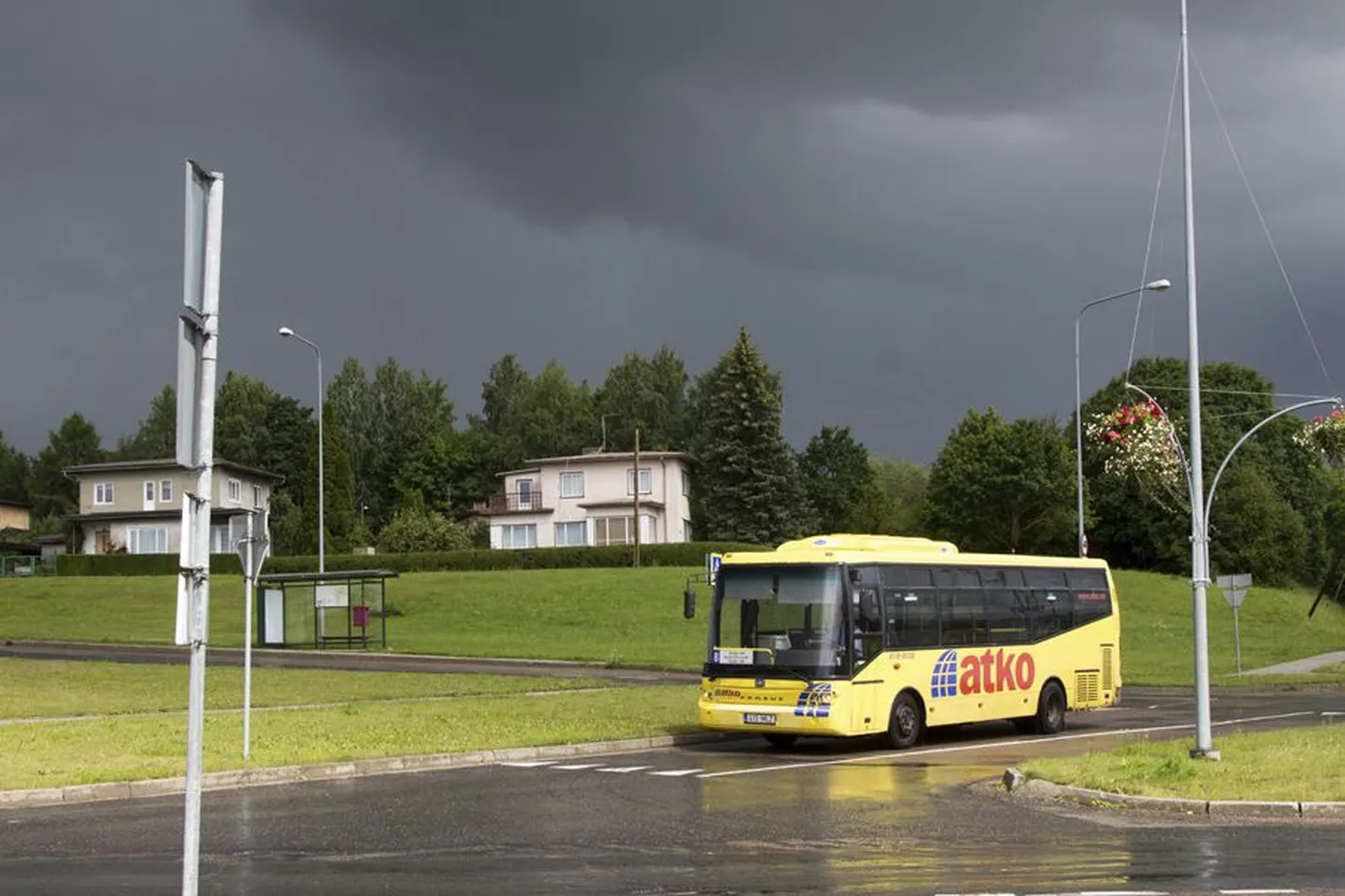 Kui praegu sõidutab Viljandis ja selle lähiümbruses sõitjaid mitu firmat, siis järgmise aasta suvest hakkab seda teenust pakkuma üks vedaja.