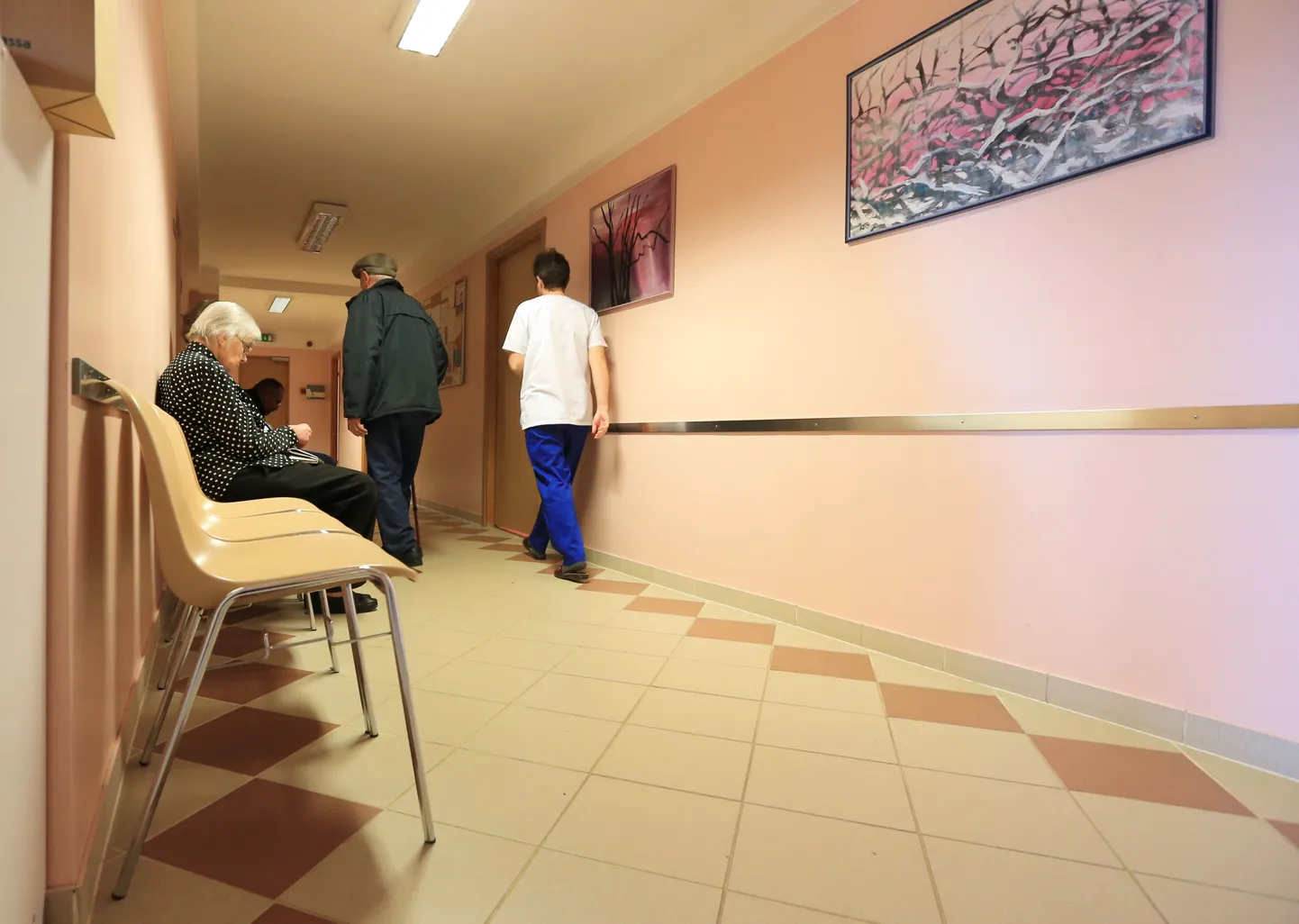 Pikki aastaid Rahu 8 sotsiaalmajas perearsti juures käinud tartlased peavad oktoobrist suuna mujale võtma. Kuhu täpselt, pole veel teada.