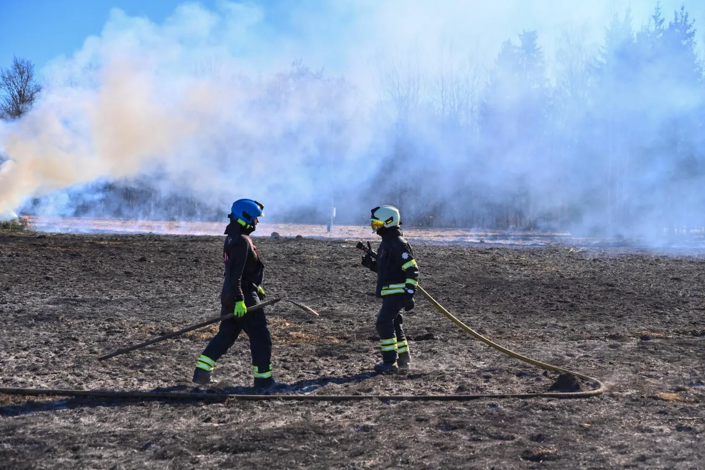 Laupäeval oli Põhja-Sakala vallas Paaksima külas lõkkest läinud kulu põlema ja tuli levis kiiresti metsa poole. Päästjatel tuli kustutada 250 ruutmeetrile levinud põleng.
