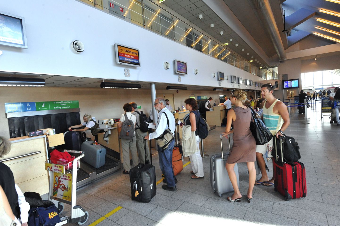 Enne lennureisi tasuks tutvuda reisija õigustega. Pildil reisijad Tallinna Lennujaamas.