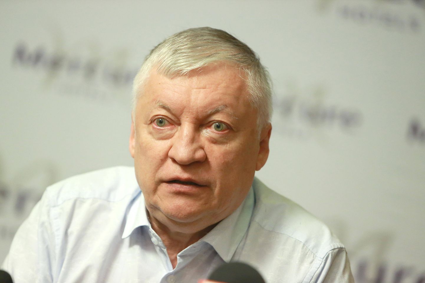 Анатолия Карпова вывели из комы