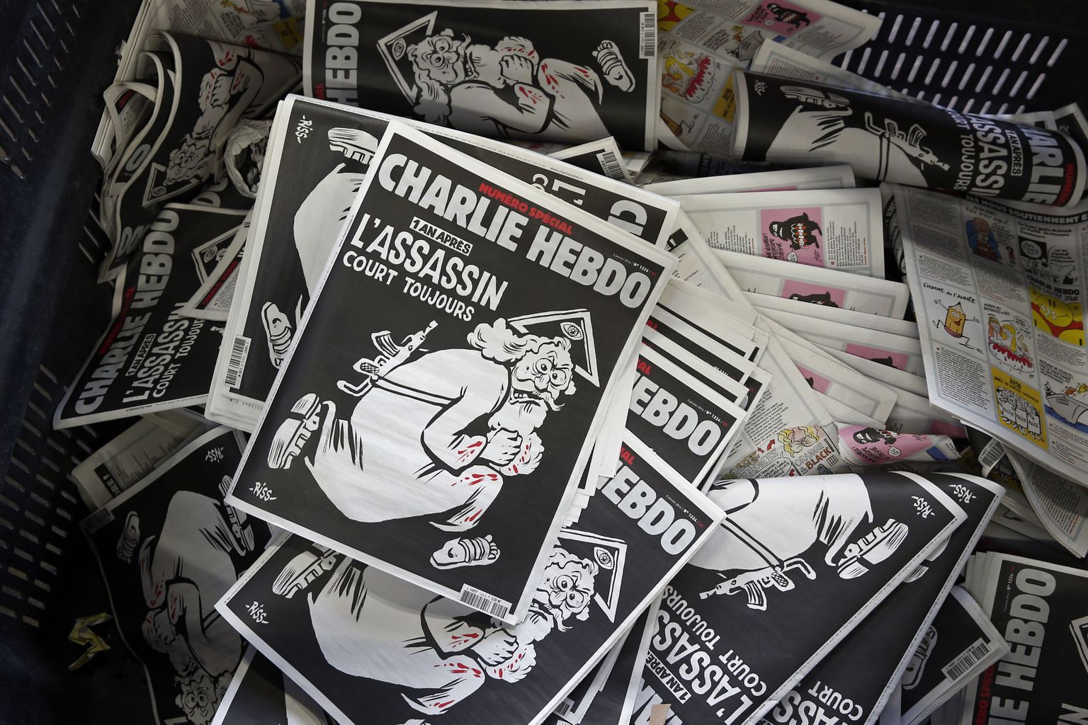 Charlie Hebdo erinumbri esikaas