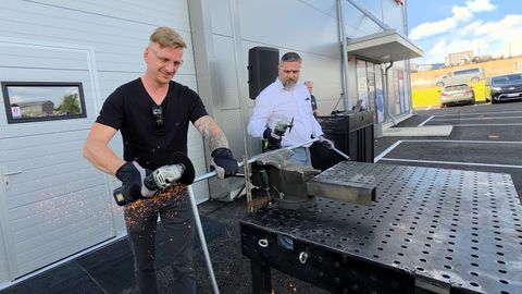 GALERII ⟩ Lindi asemel relakad: Võru ärihoone avamisel lendasid sädemed