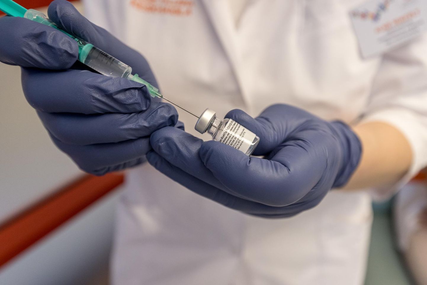 Поставки вакцины в Эстонию должны значительно увеличиться, чтобы уже во втором квартале будущего года можно было сдалать вакцину доступной для всех желающих.