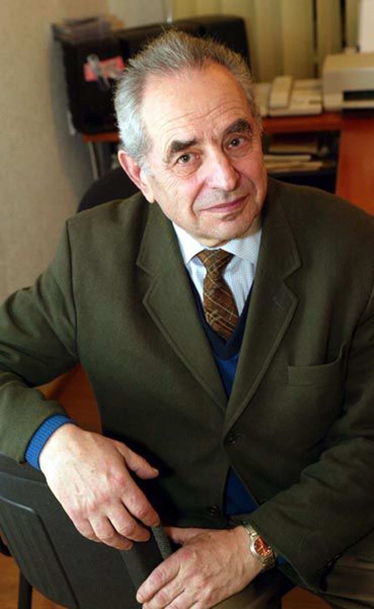 Varsti 70-aastaseks saav Elias Blumberg on Viljandi Vene Gümnaasiumi direktorina töötanud 36 aastat.