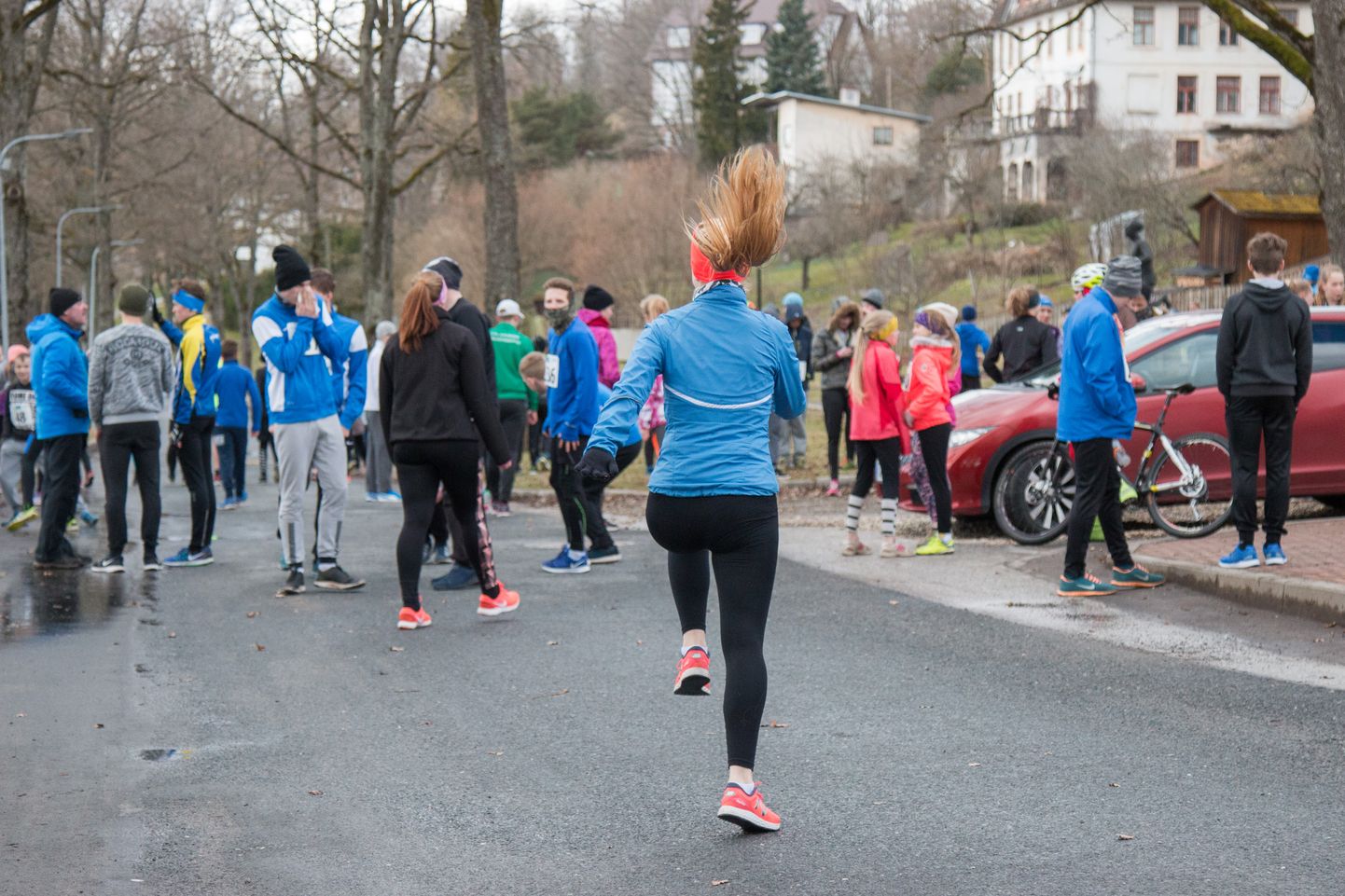 Künnipäevajooksu start ja finiš on Viljandi staadionil ning joostakse ümber Viljandi järve.