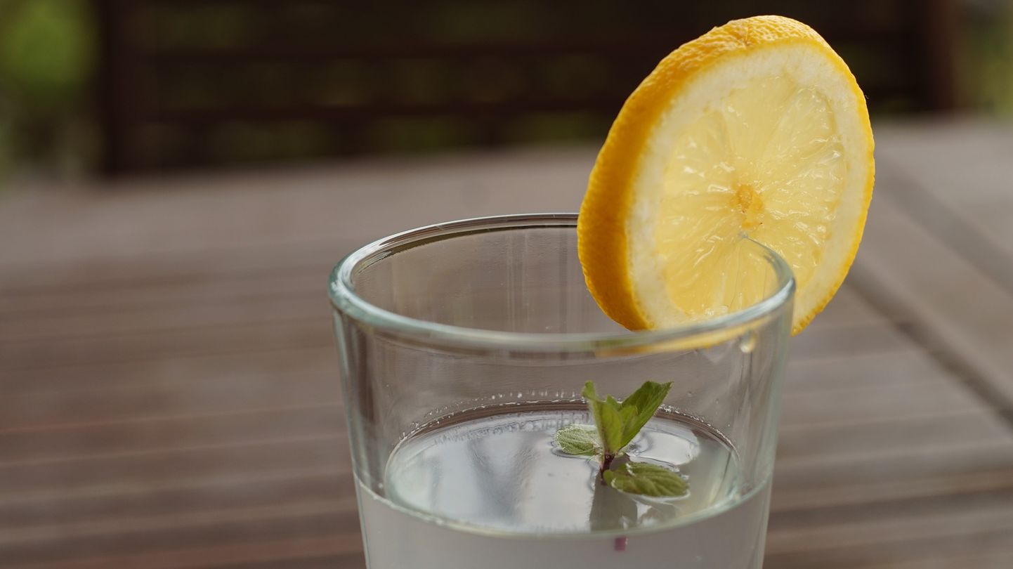 Ūdens ar citronu.