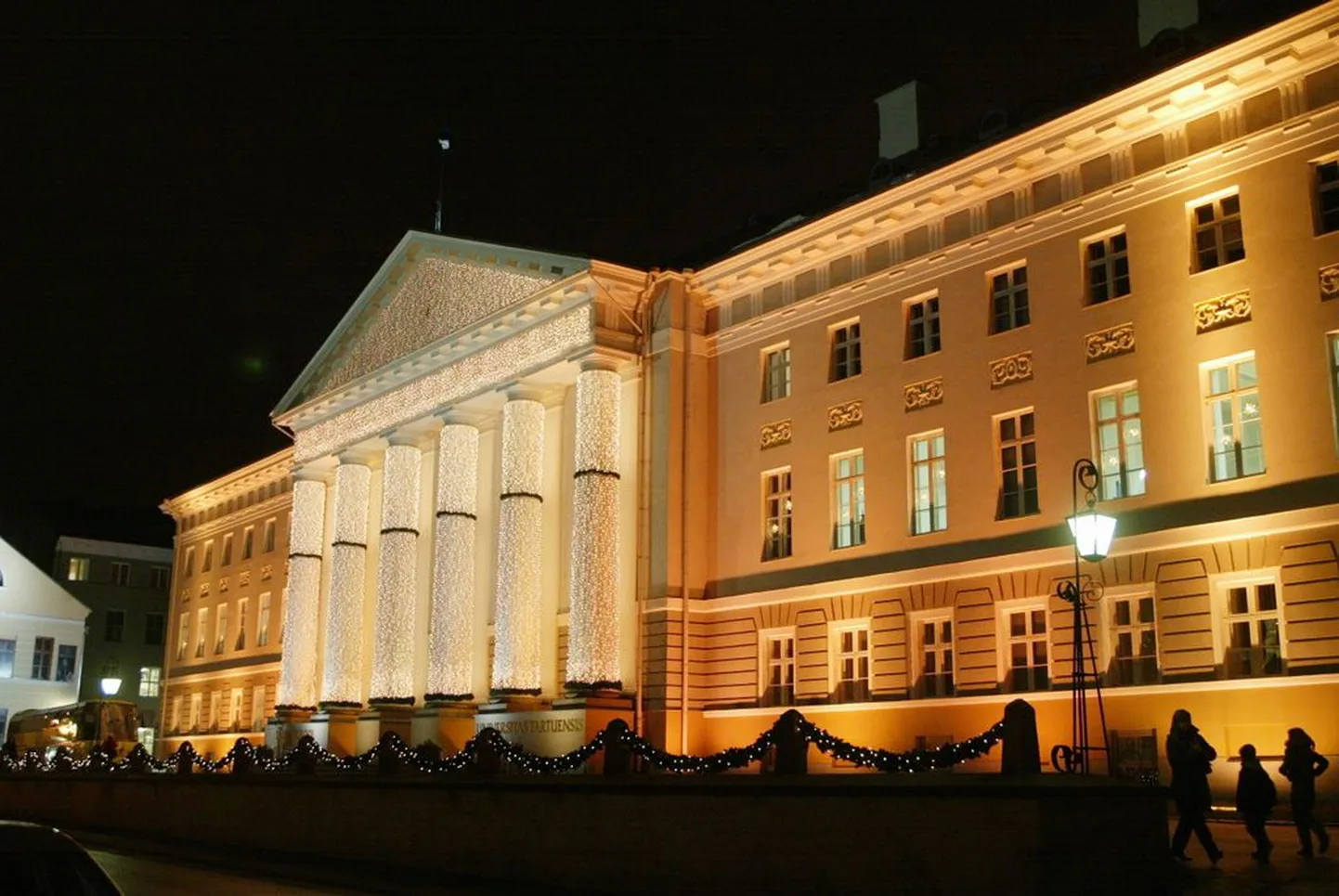 Tartu Ülikooli peahoone.