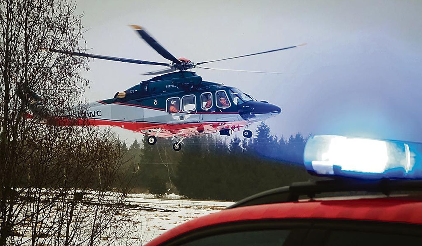Kuna päästetöödel osalenud lennusalga helikopter ei saanud halbade ilmaolude tõttu maanduda Pärnu haigla kopteriplatsil, telliti kiirabi vastu Audru valda.