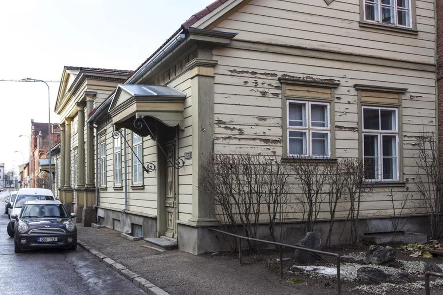 Posti tänav 11 majal on olnud kirev ajalugu: see ehitati klubihooneks, siis oli seal õmblustööstus ning peagi leiab majas koha kunstikool.