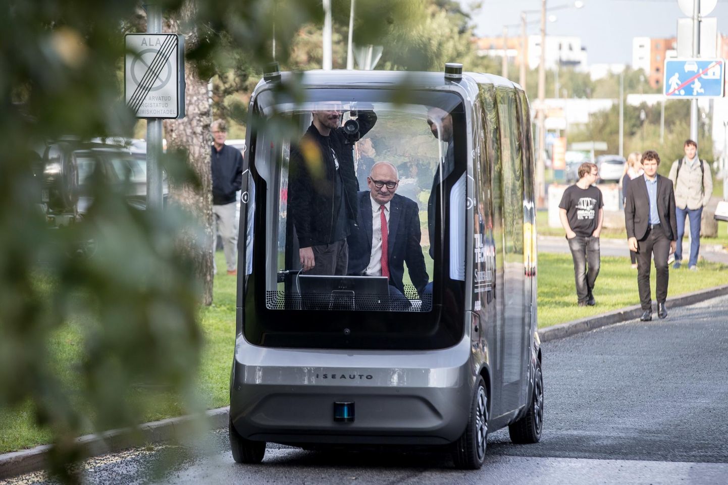 Первый официальный проезд беспилотного автомобиля эстонского производства.