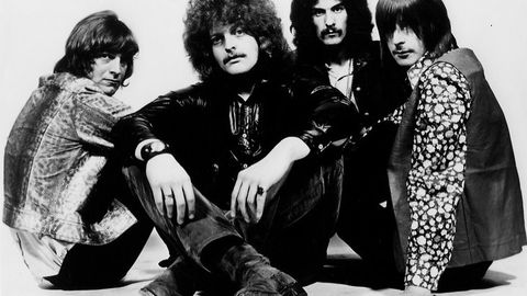 Suri ansambli Jethro Tull asutajaliige