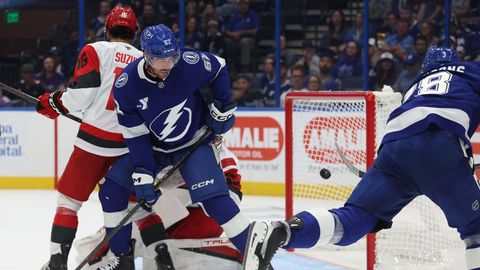 VIDEO ⟩ Girgensons gūst divus vārtus un Šilovs atvaira visus metienus uzvarās NHL pārbaudes spēlēs