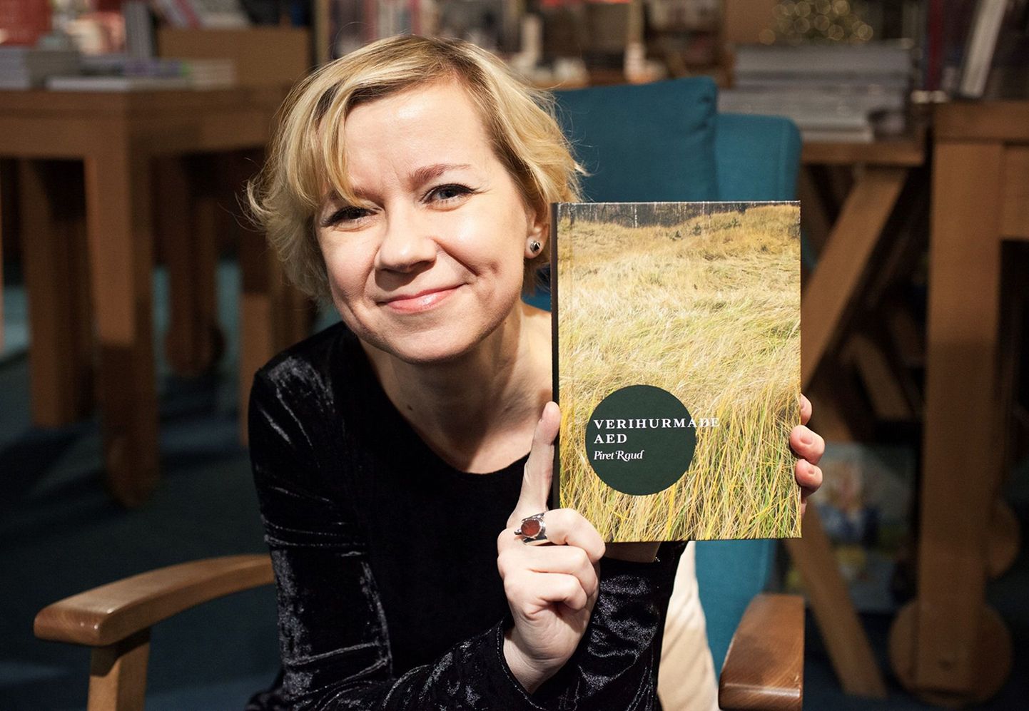 2019. aasta eest pälvis Tammsaare kirjanduspreemia kirjanik Piret Raud oma mullu sügisel ilmunud raamatuga «Verihurmade aed».