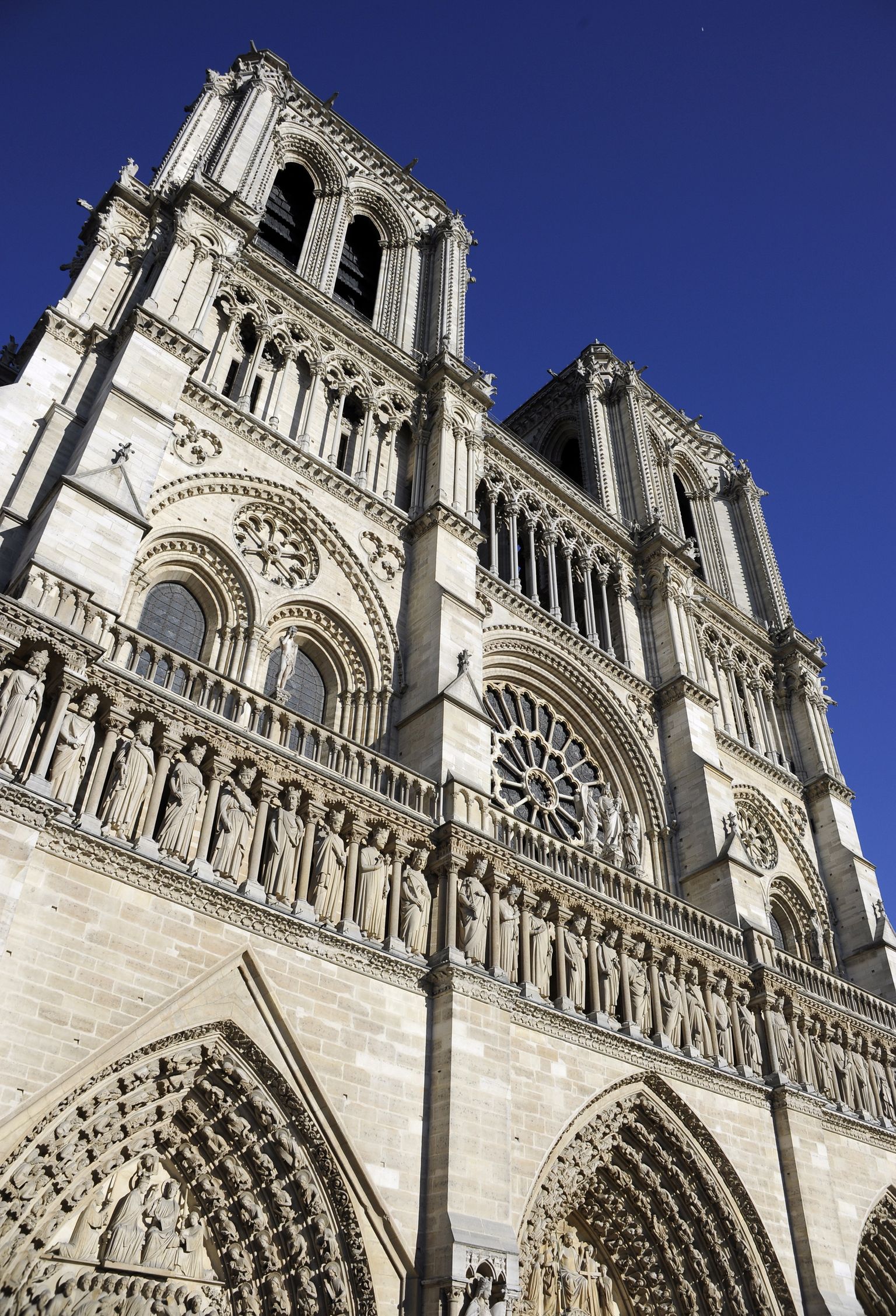 Parīzes Dievmātes katedrāle 