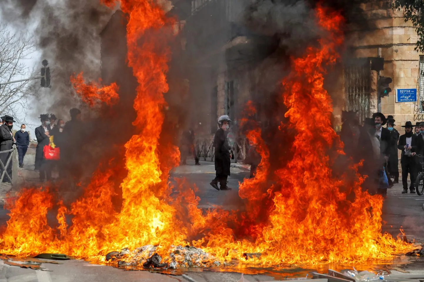 Ultraortodokssed protesteerijad avaldavad teisipäeval meelt koolide sulgemise vastu Jeruusalemma Mea Šearimi linnaosas.