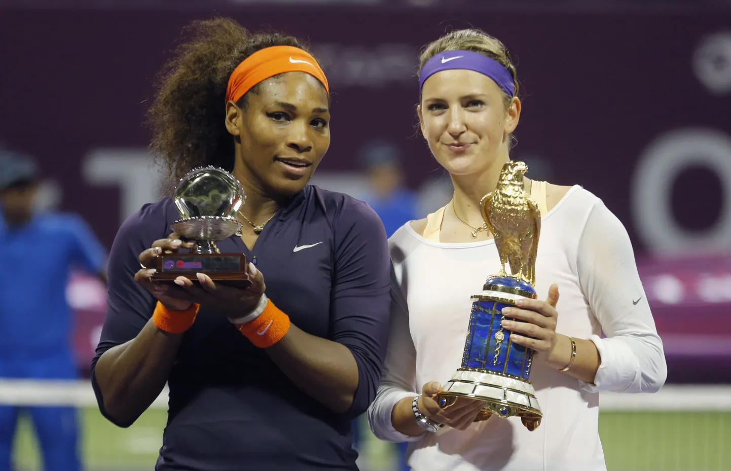 Viktoria Azarenka ja Serena Williams Doha turniiri autasustamisel.