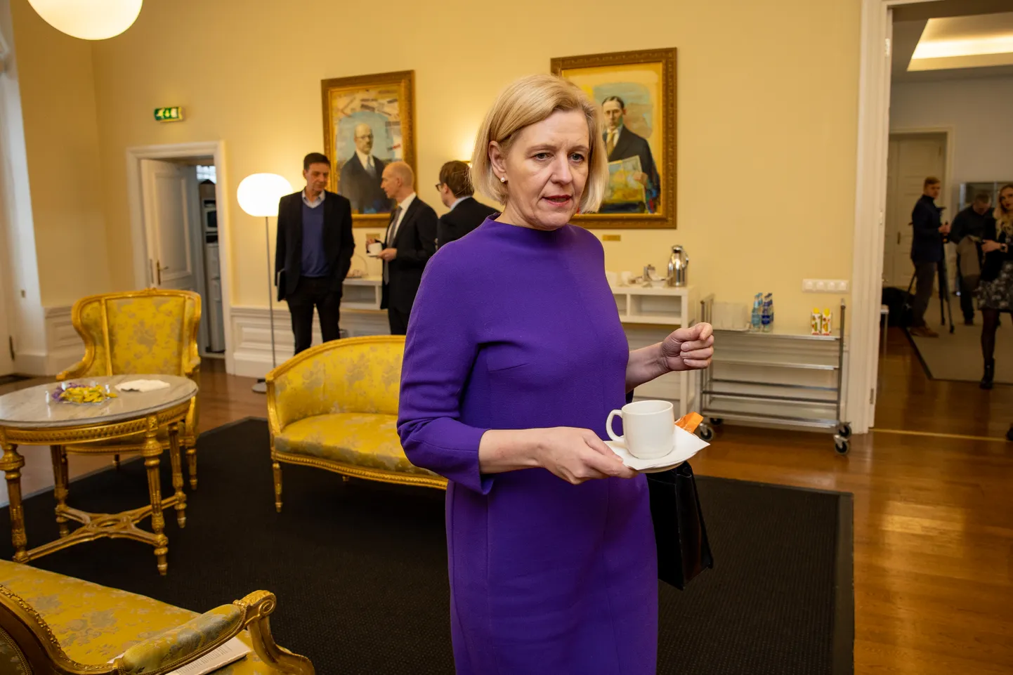 Annely Akkermann koalitsioonikõnelustel Stenbocki majas.