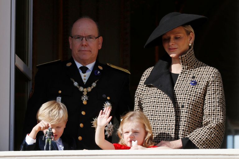 Monaco vürst Albert II, vürstinna Charlene ning nende kaks last, prints Jacques ja printsess Gabriella
