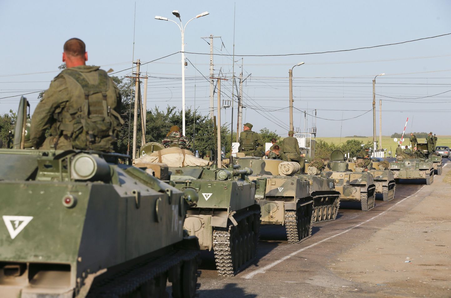 Vene militaarsõidukite kolonn Rostovi oblastis Kamensk-Šahtinski lähistel 15. augustil.