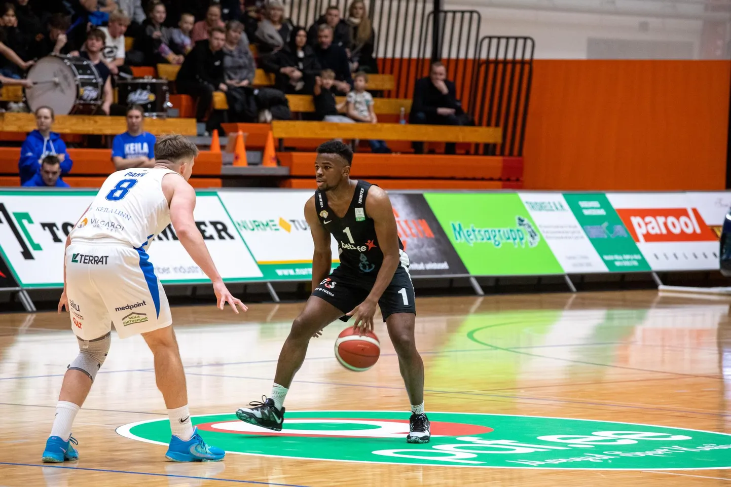 Mängujuht Isaiah Hart (palliga) viskas 17 punkti.