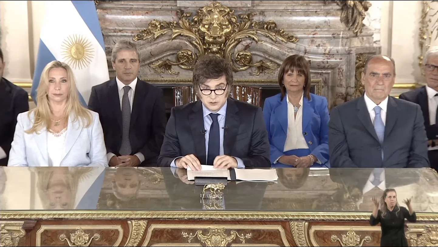 Kuvatõmmis Argentina presidendi Javier Milei televisioonis üle kantud kõnest, millega ta tähistas aastat võimul.