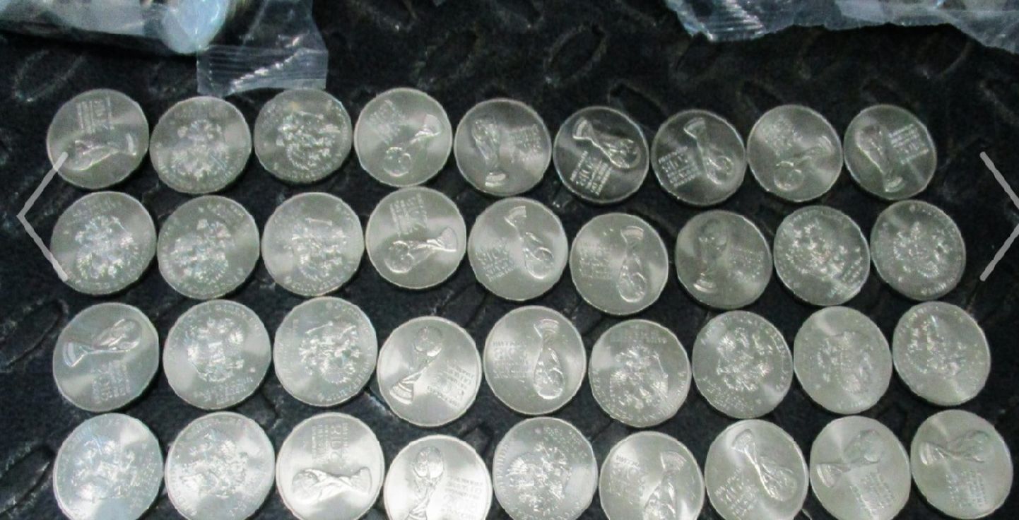Konfiskeeritud 25-rublased mündid.