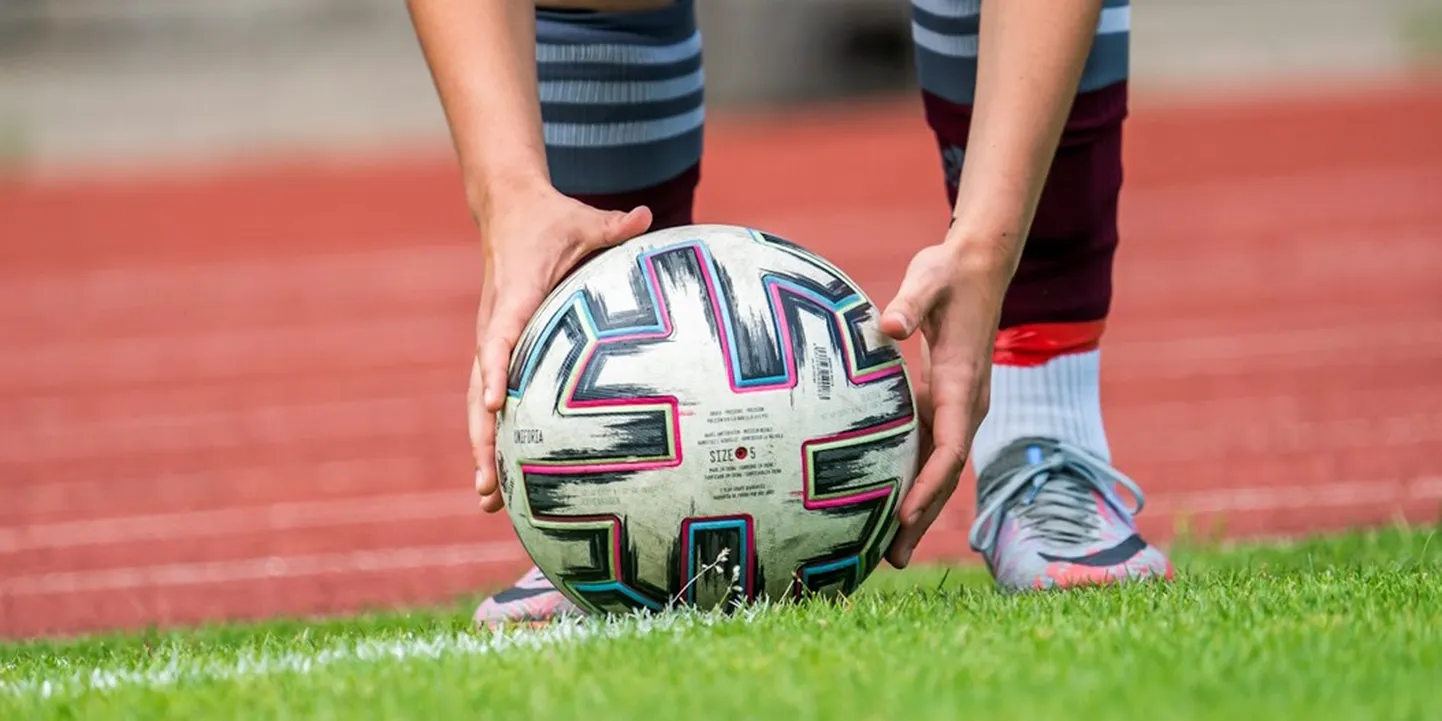 Futbols.