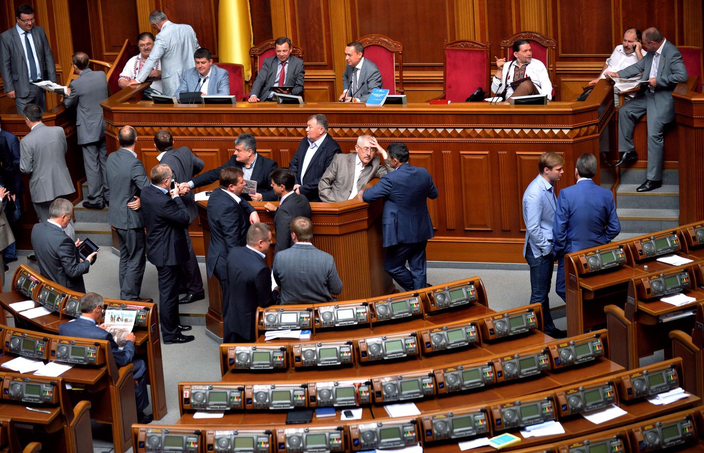 Ukraina opositsioon süüdistab aseministrit joobes olekus. Fotol Ukraina parlament