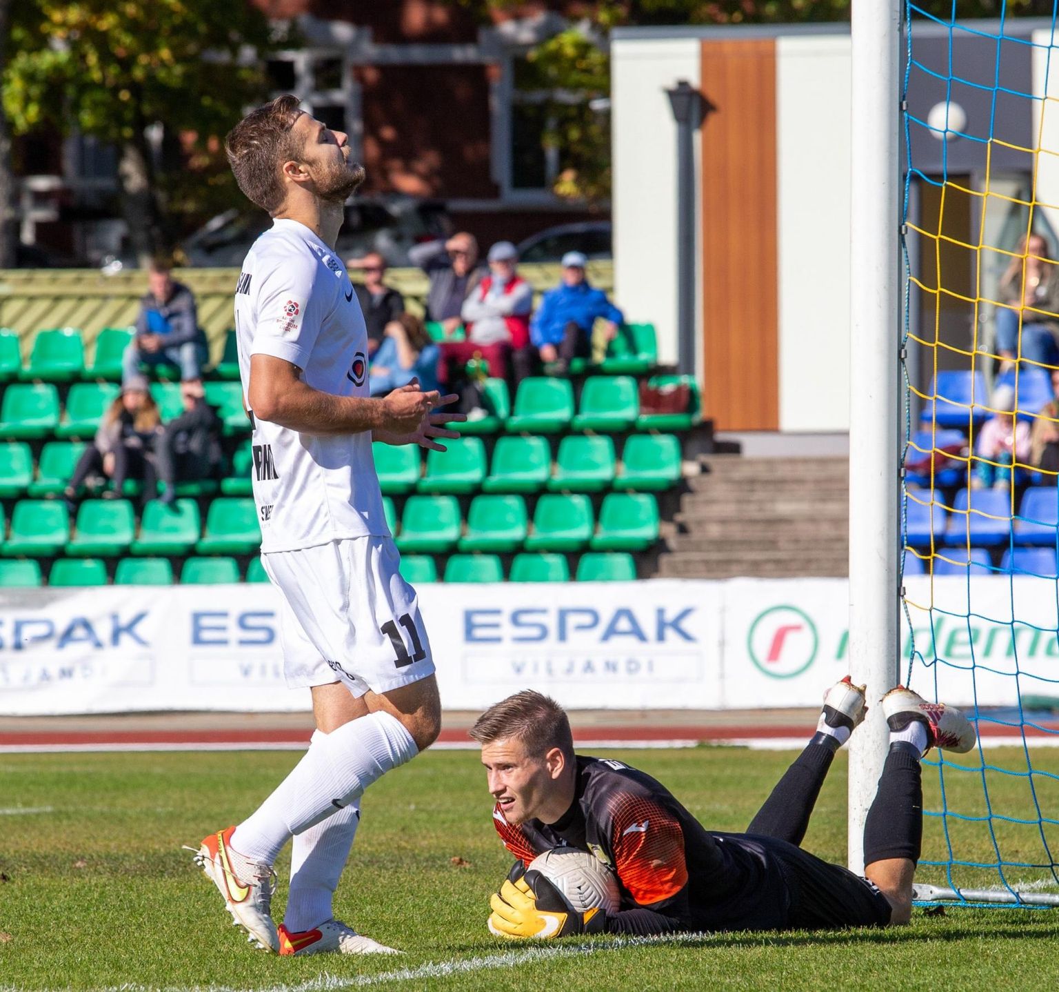 Tulevik võttis pühapäeval kodustaadionil FC Flora vastu viigipunkti. Kollasärkide väravavahil Marten Ritsonil tuli väravast noppida kaks palli, ent seevastu löödi ise samuti kaks.
