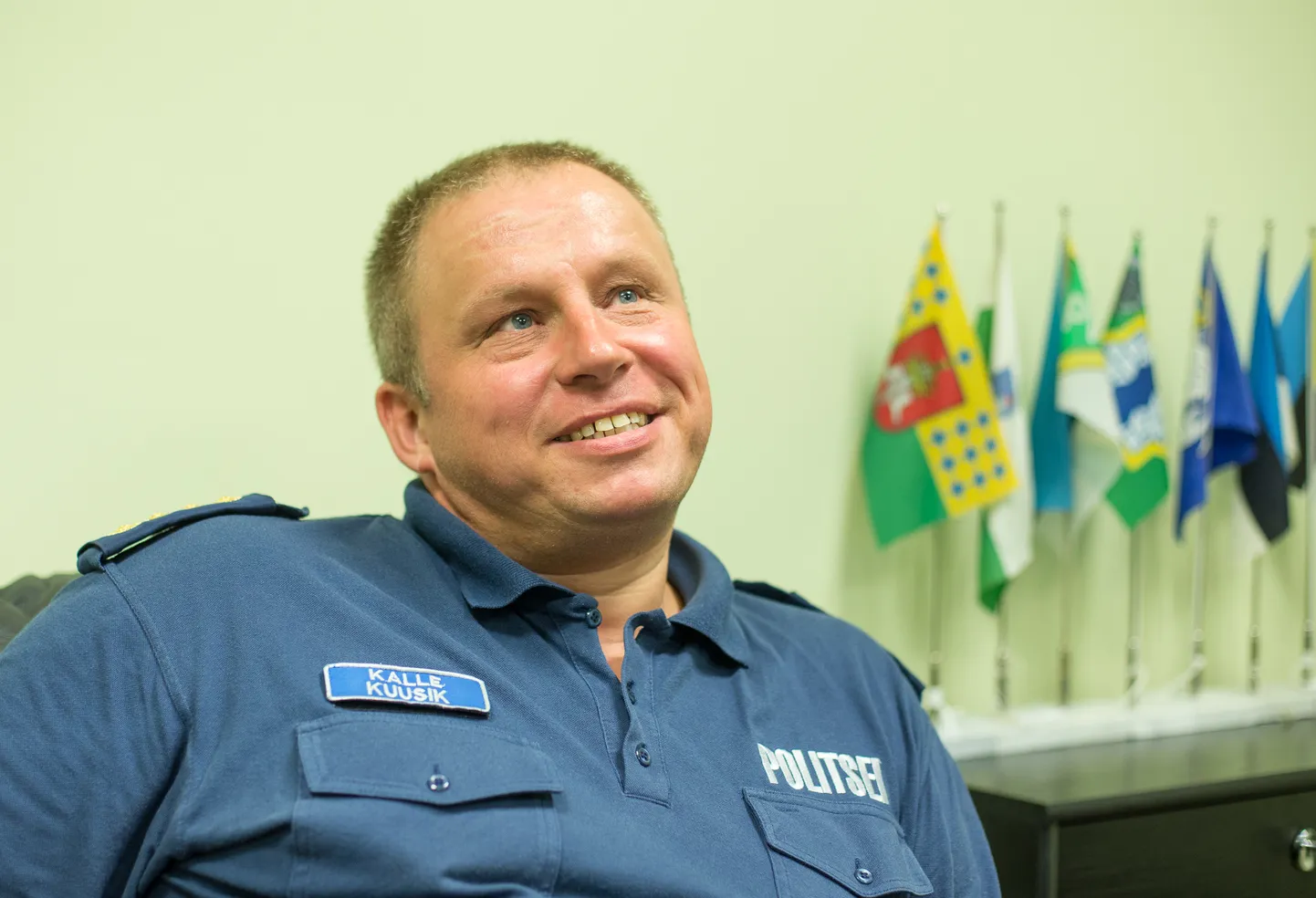 Kalle Kuusik pidi tema suhtes tehtud menetluse tulemusel taanduma Jõhvi politseijaoskonna juhi ametist, ent nüüd, mil talle esitatud süüdistused on ümber kukkunud, pole keegi talle endist kohta pakkunud.