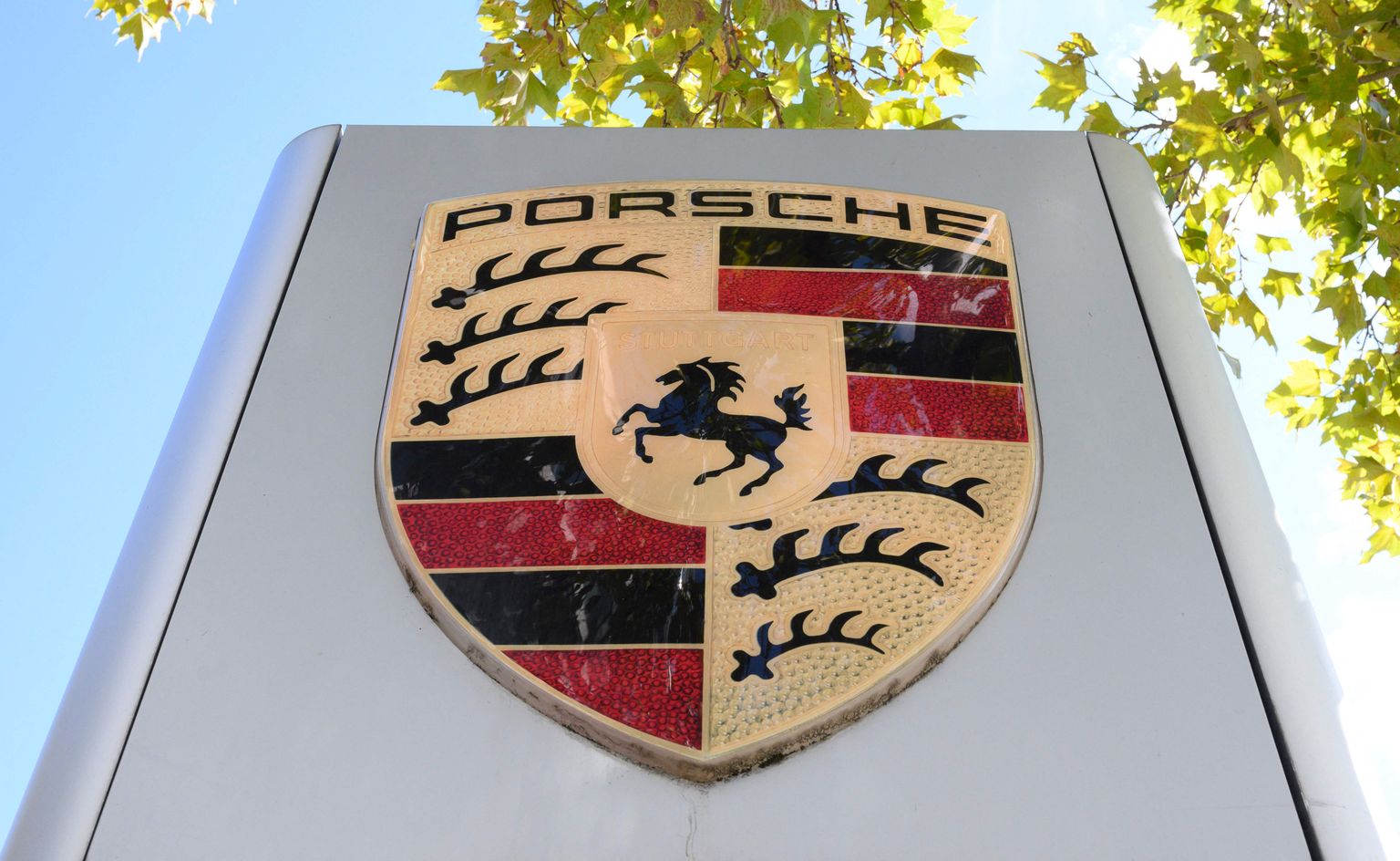Porsche logo.